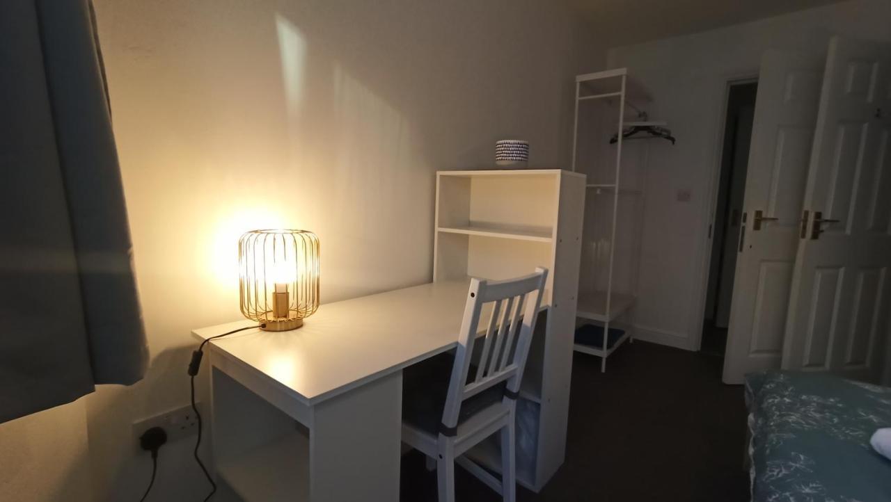 לונדון Bright, Chilled Ensuite Db Room In A Shared Flat! מראה חיצוני תמונה