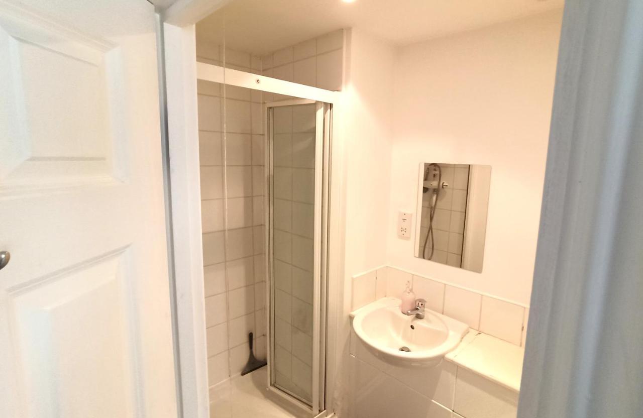 לונדון Bright, Chilled Ensuite Db Room In A Shared Flat! מראה חיצוני תמונה