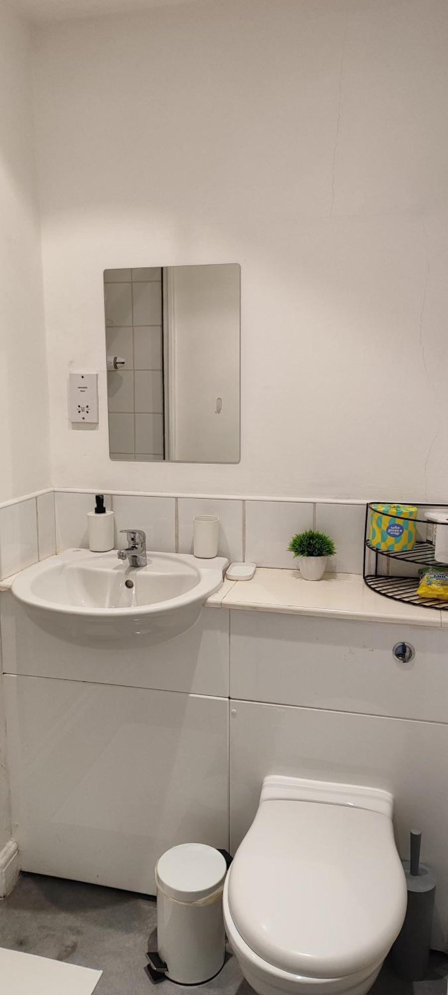לונדון Bright, Chilled Ensuite Db Room In A Shared Flat! חדר תמונה